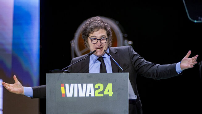 Milei logra unir a PP y Vox contra Sánchez tras llamar «corrupta» a su mujer