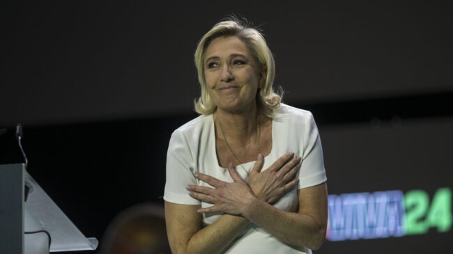 Marine Le Pen teje la telaraña