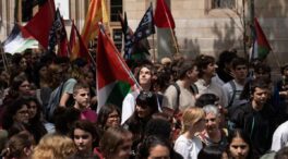 Medio millar de estudiantes cortan la Gran Vía de Barcelona contra el «genocidio» en Palestina