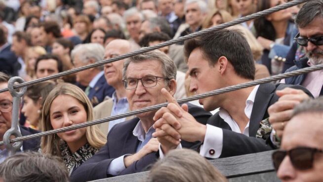 Feijóo acude a Las Ventas y critica a Sánchez por defender los toros: «Es un contrasentido»
