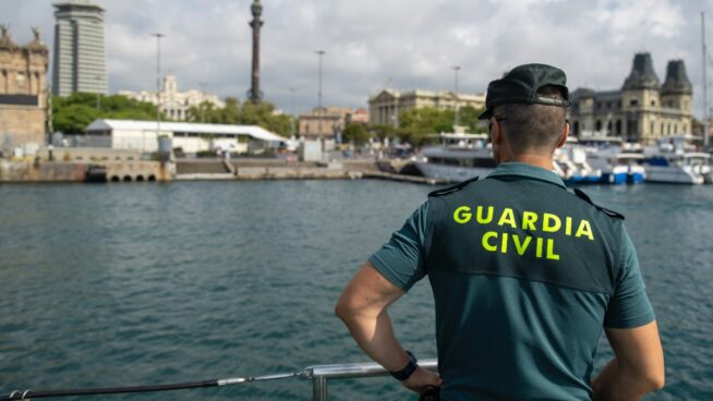 Enésimo pulso de los Mossos a la Guardia Civil con su desembarco en el puerto de Barcelona