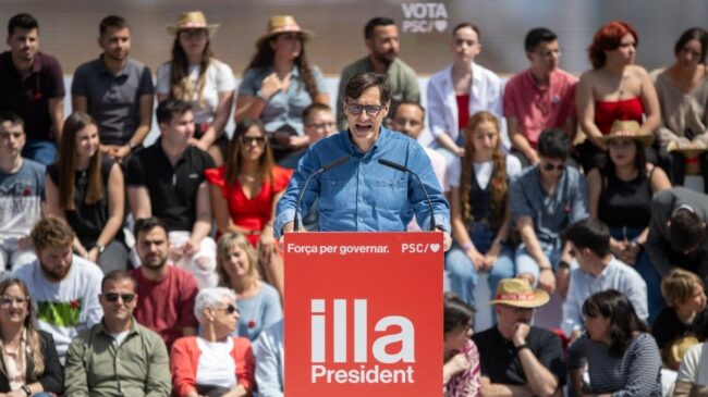 El PSC de Illa ganaría las catalanas con Junts en segundo lugar, según varias encuestas