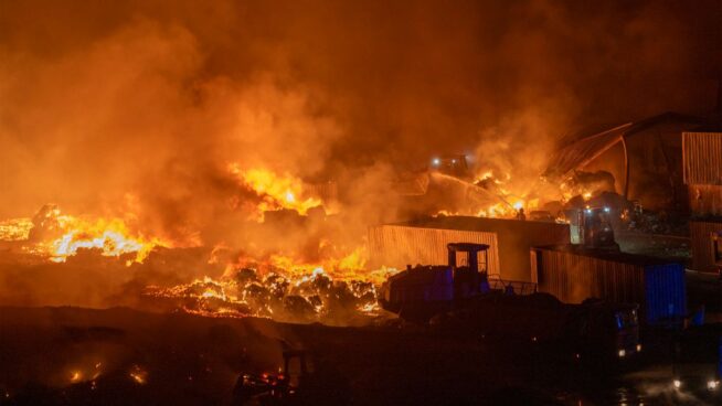 Canarias declara la situación de alerta ante el incendio en Zonzamas (Lanzarote)