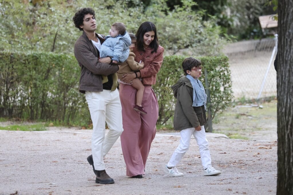 María García de Jaime y Tomás Páramo con sus tres hijos