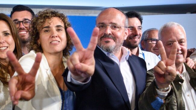 Fernández (PP) cree que Sánchez «sacrificará» a Illa para continuar en la Moncloa