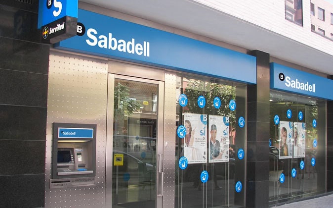 El Sabadell hace parte del trabajo sucio para BBVA: cierra el 3% de sus sucursales