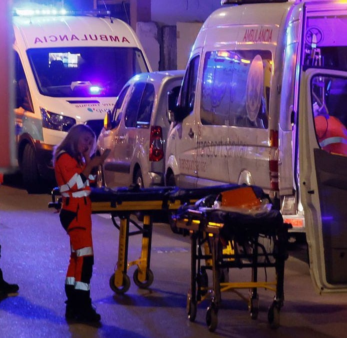 Cuatro muertos y 27 heridos al hundirse un restaurante en la Playa de Palma en Mallorca