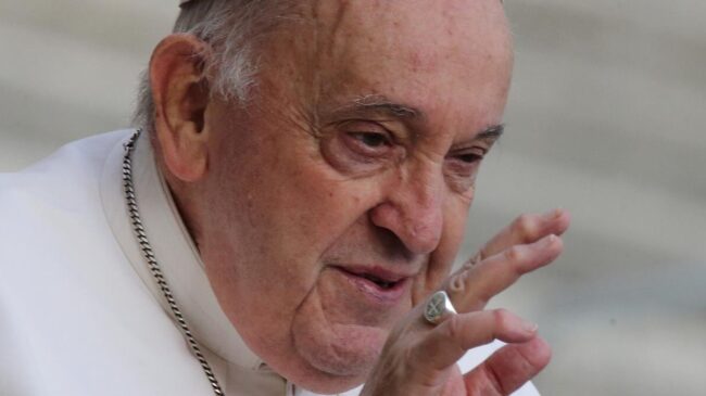 El Papa pide a los obispos que no admitan homosexuales: «Hay demasiado mariconeo»