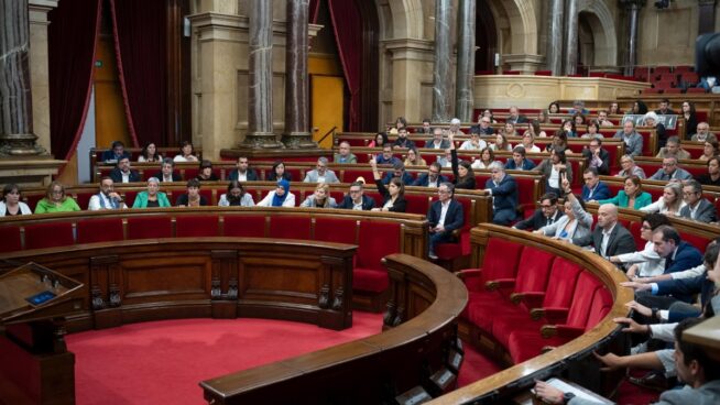 El nuevo presidente del Parlament elegirá entre Illa o Puigdemont el candidato a la investidura