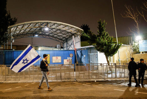 La UNRWA cierra su sede en Jerusalén Este después de que israelíes le prendieran fuego