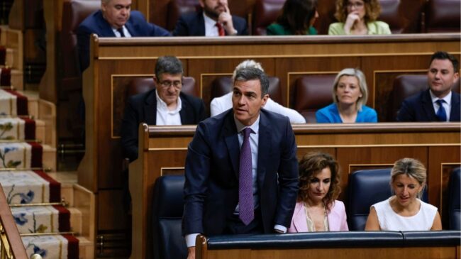 Sánchez vota 'sí' a la amnistía entre gritos de «¡traidor!, ¡traidor!» en el Congreso