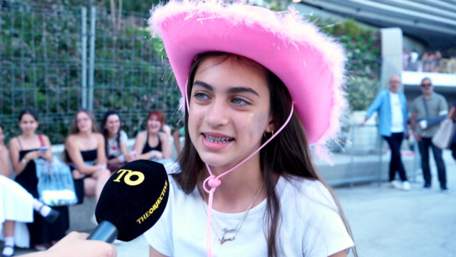 Locura por Taylor Swift en el Bernabéu: «Hemos venido sin entrada a escuchar los temas desde fuera»