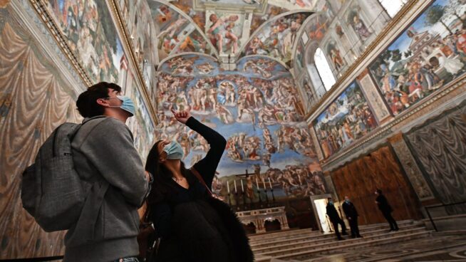 49 empleados amenazan con demandar al Vaticano por las duras condiciones laborales