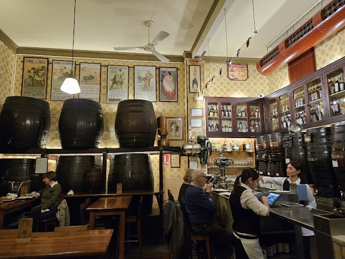 Interior del restaurnate Casa Montaña, Valencia. 
Casa Montaña