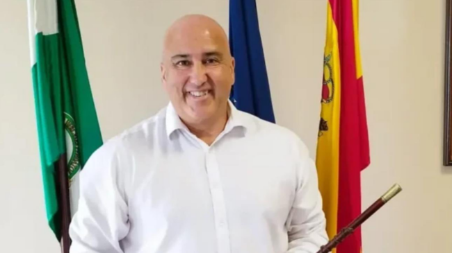 Muere por un infarto Rafael Torrubia, alcalde socialista del municipio malagueño de Periana
