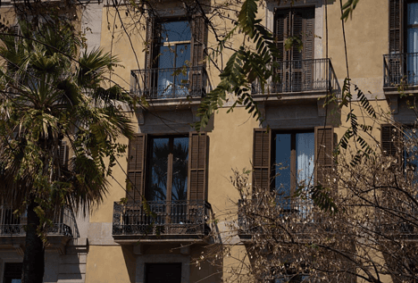 El Ayuntamiento de Barcelona prevé eliminar todos los pisos turísticos en noviembre de 2028