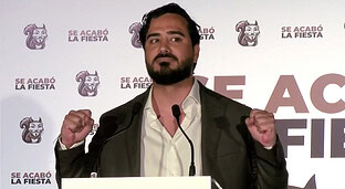 Denuncian que Alvise entró uniformado a un pabellón donde se alojan agentes y militares