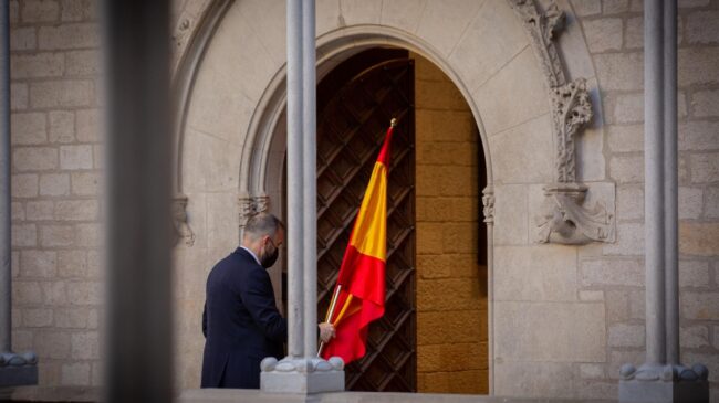 El PP propone que se multe a los ayuntamientos catalanes que no icen la bandera de España