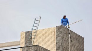 La reducción de la jornada amenaza la construcción de vivienda en plena crisis