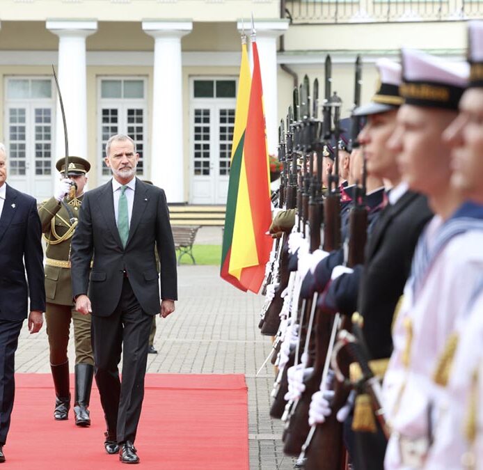 El Rey reafirma en Lituania el compromiso de España con la seguridad en el Báltico