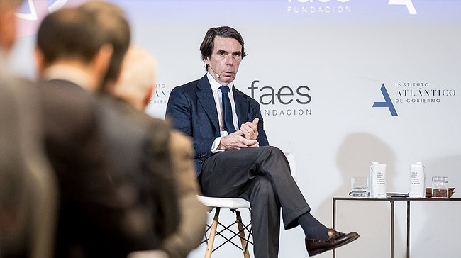 Aznar cree que con la financiación singular catalana «vamos a pagar el golpe de Estado»