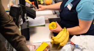 El sector de la alimentación envejece: la mitad de sus trabajadores tiene más de 45 años