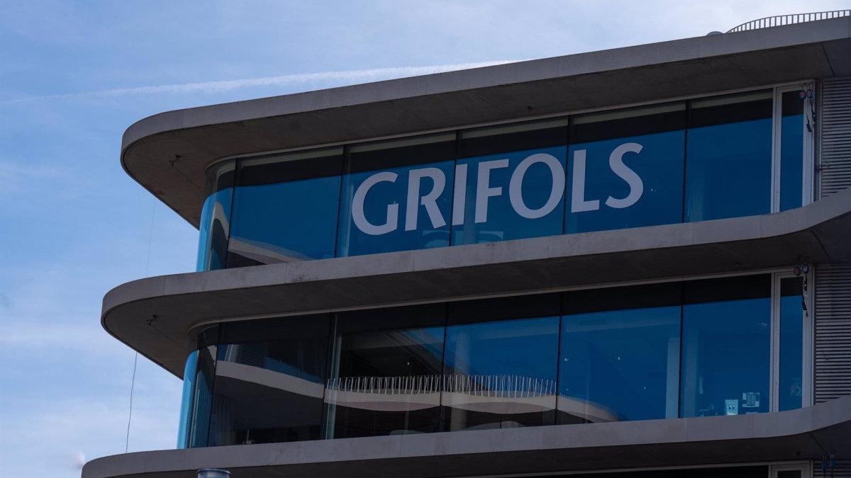 Grifols cae un 9,1% en Bolsa tras las advertencias de Fitch y Moody’s