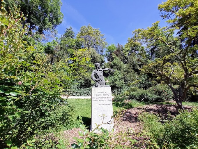 Una de las estatuas del parque de la Quinta de la Fuente del Berro, Madrid. Ainhoa Pardo