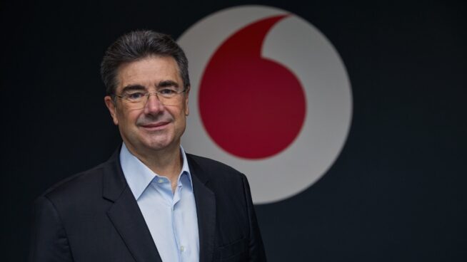 García lanza su primer órdago con Vodafone y hace permanentes los descuentos a clientes