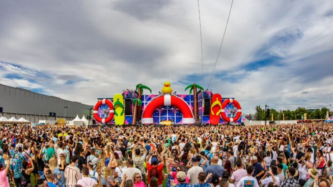 Madrid revive la nostalgia dosmilera con Love the Twenties, un multitudinario festival en Ifema