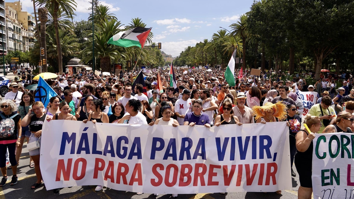 Miles de personas se manifiestan en Málaga en defensa del acceso a la vivienda