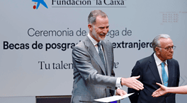 El Rey, a los becados de la Fundación La Caixa: «Espero que sigáis conectados con España»