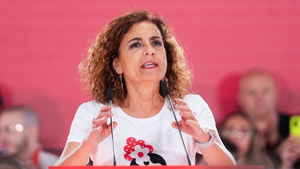La vicepresidenta primera del Gobierno, ministra de Hacienda y vicesecretaria general del PSOE, María Jesús Montero y responsable de ceder los impuestos a Cataluña.