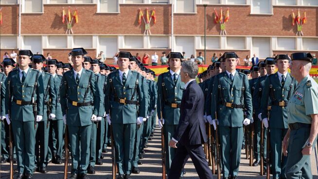 El Gobierno amplía con 5.505 nuevas plazas las plantillas de Policía Nacional y Guardia Civil