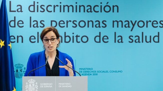 La familia de Mónica García cobra el bono social térmico pese a que ella dijo que renunciaría