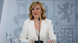 Alegría confirma que reside en la vivienda oficial y el ministerio le sufraga 370 euros de gastos
