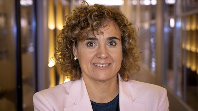 Dolors Montserrat: «Sánchez no está gobernando, está perpetuándose en el poder»