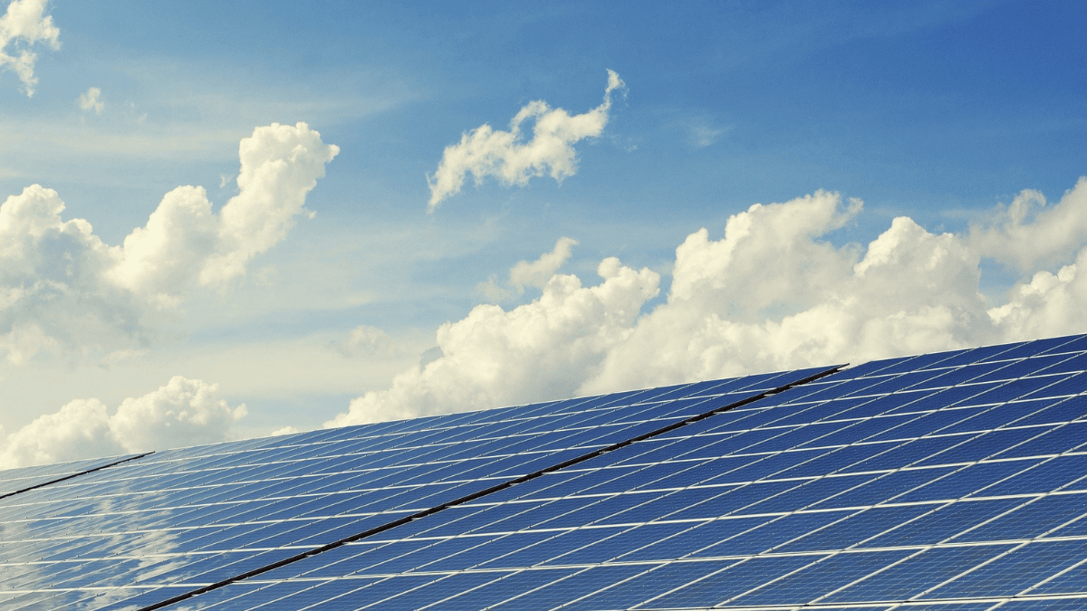 La UE tiene más de 230.000 paneles solares cada día desde 2019