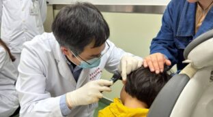 Un nuevo ensayo de terapia génica devuelve la audición y el habla a niños sordos