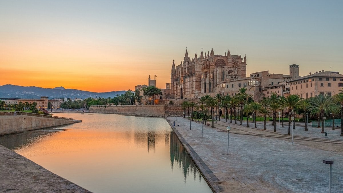 Estos son los lugares que no te puedes perder si vas a viajar a Palma de Mallorca
