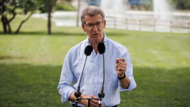 Feijóo: «Si mi mujer estuviera sentada en el banquillo por corrupción, habría dimitido»