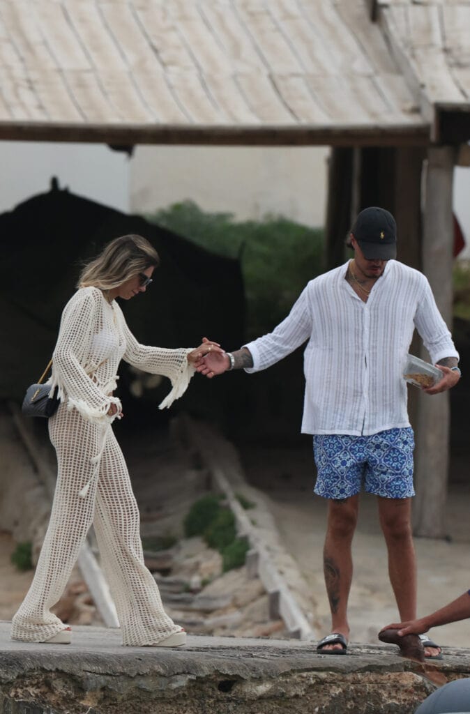 Alejandra Rubio y Carlo Costanzia en Ibiza tras la exclusiva de su futura paternidad