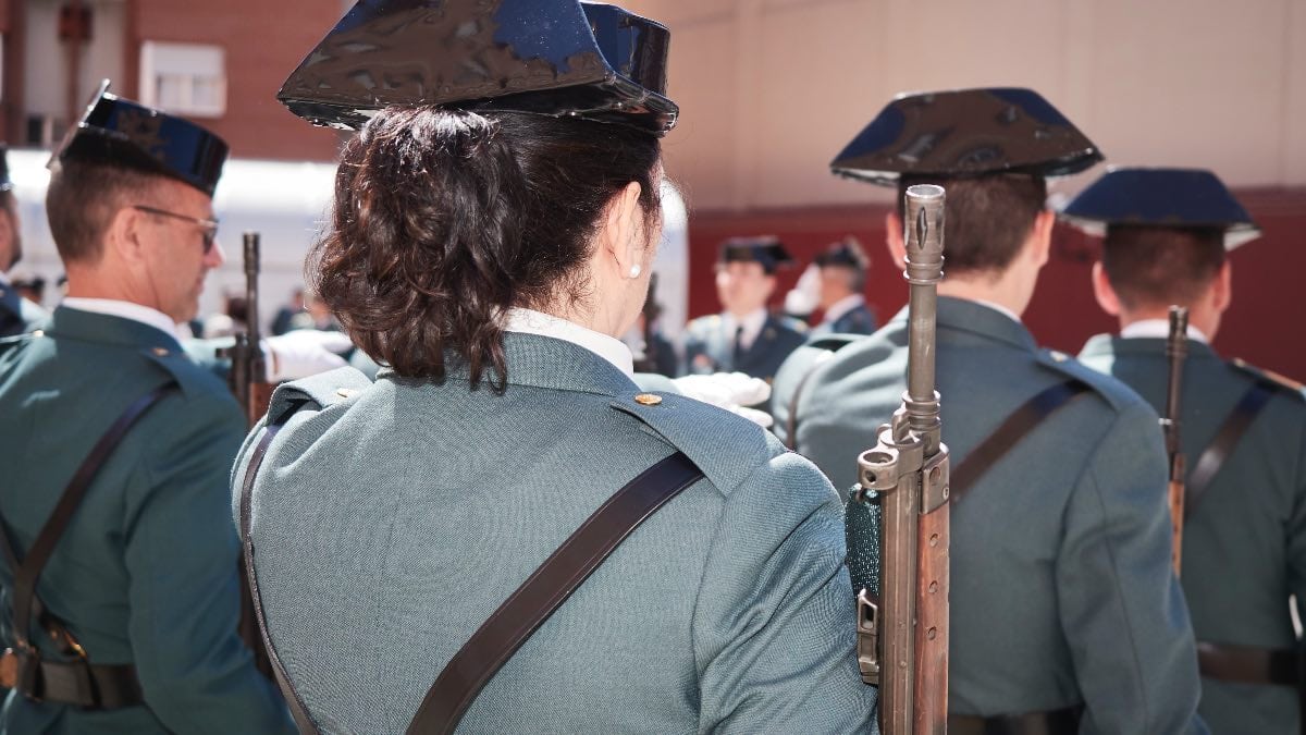 Pistolas, fusiles, ametralladoras… La Guardia Civil ha perdido 158 armas en la última década