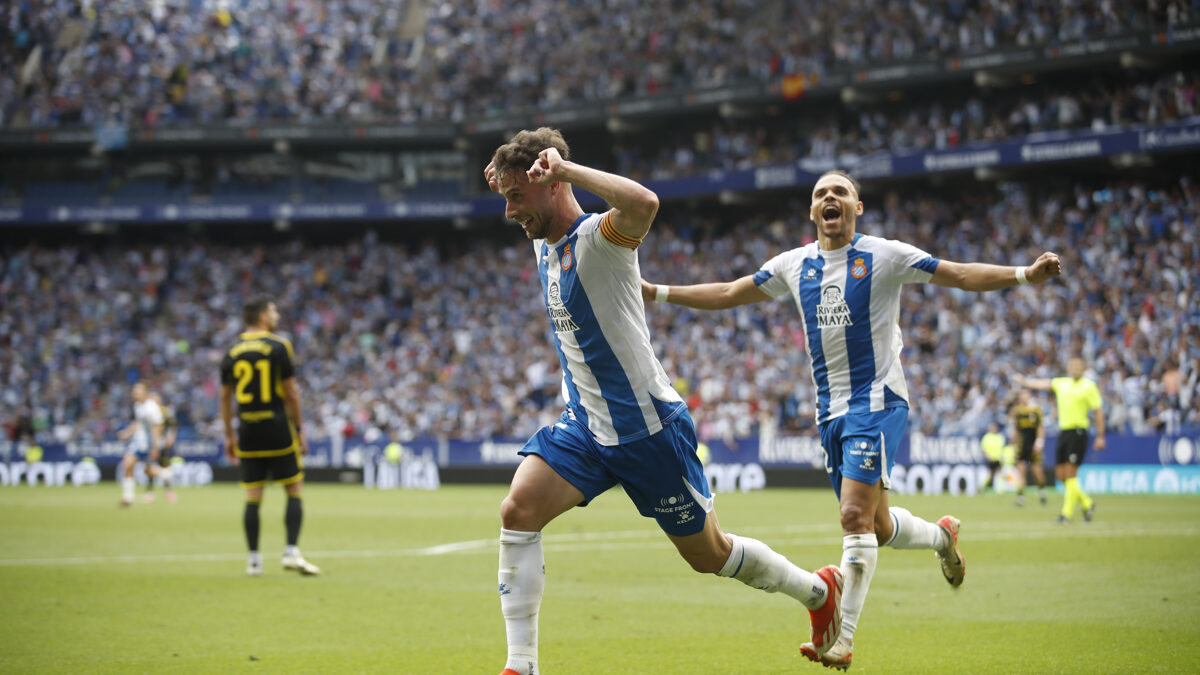 El  RCD Espanyol asciende a Primera tras su remontada contra el  Real Oviedo