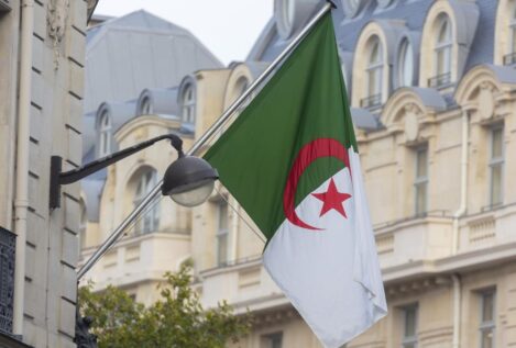Bruselas pide explicaciones a Argelia por las trabas a las inversiones y comercio de España