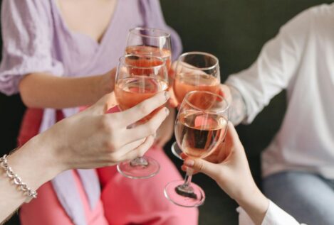 Siete vinos por menos de diez euros (o casi) de marcas conocidas: tintos, blancos y rosados