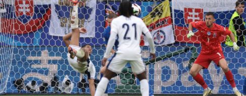 Inglaterra da la vuelta al partido en la prórroga y gana a Eslovaquia (2-1) en octavos de final