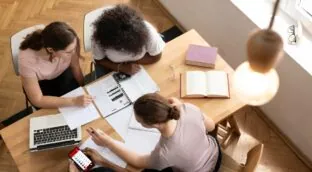 De la teoría a la práctica: ¿cómo conseguir que lo aprendido en la escuela sirva en el trabajo?