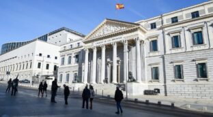El PSOE alerta en el Congreso sobre la visión positiva del franquismo entre los jóvenes