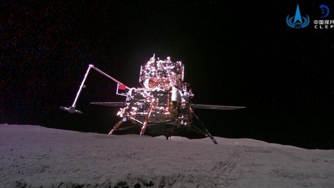 China recoge las primeras muestras de la cara oculta de la Luna